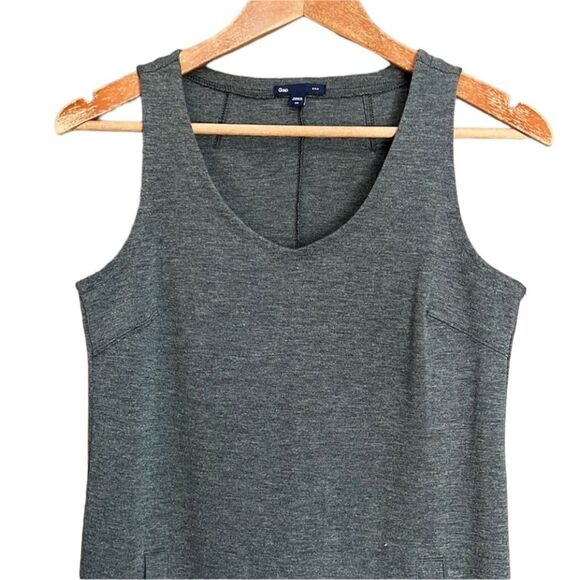 3 for $30! Gap grey sleeveless mini dress. Size xs. - Picture 2 of 6